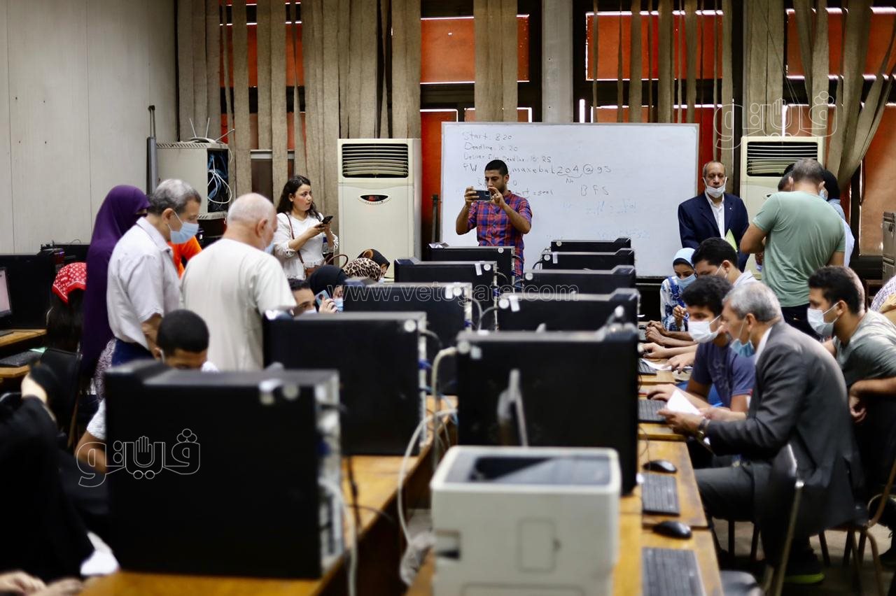 توافد طلاب الثانوية على معامل تنسيق جامعة القاهرة بأول أيام المرحلة الثانية (5)