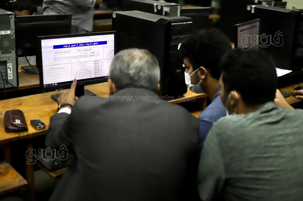 توافد طلاب الثانوية على معامل تنسيق جامعة القاهرة بأول أيام المرحلة الثانية (14)