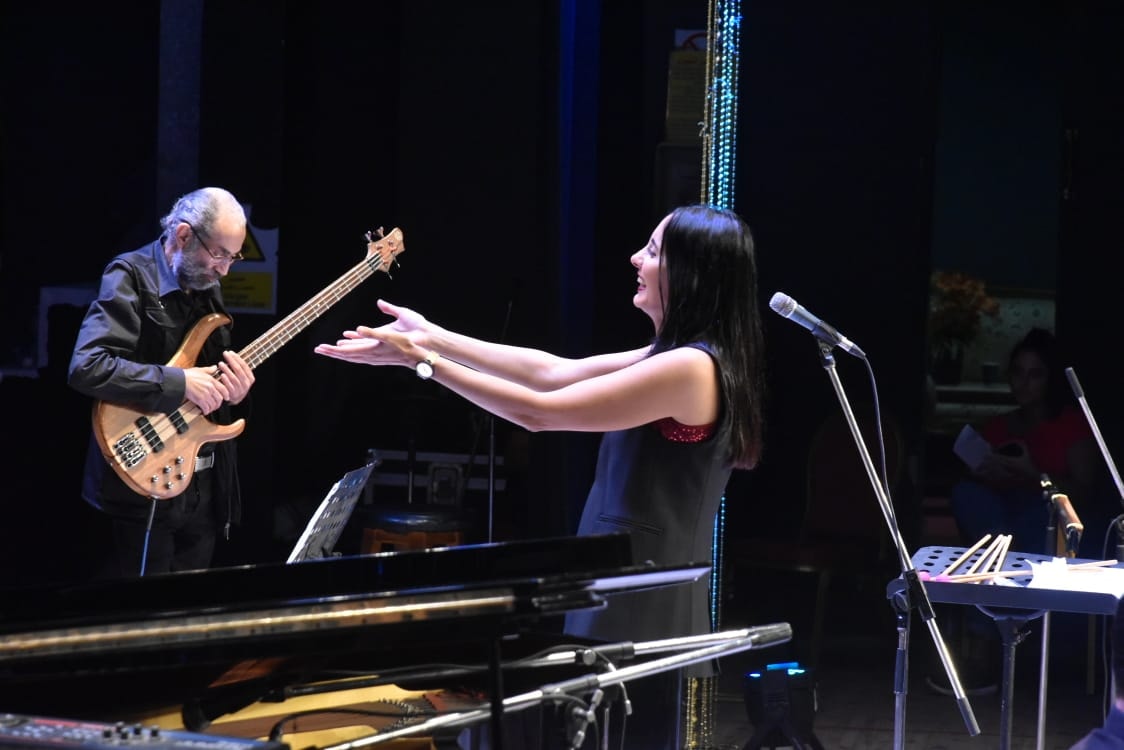 241143880_395861722109845_345021524189211870_n