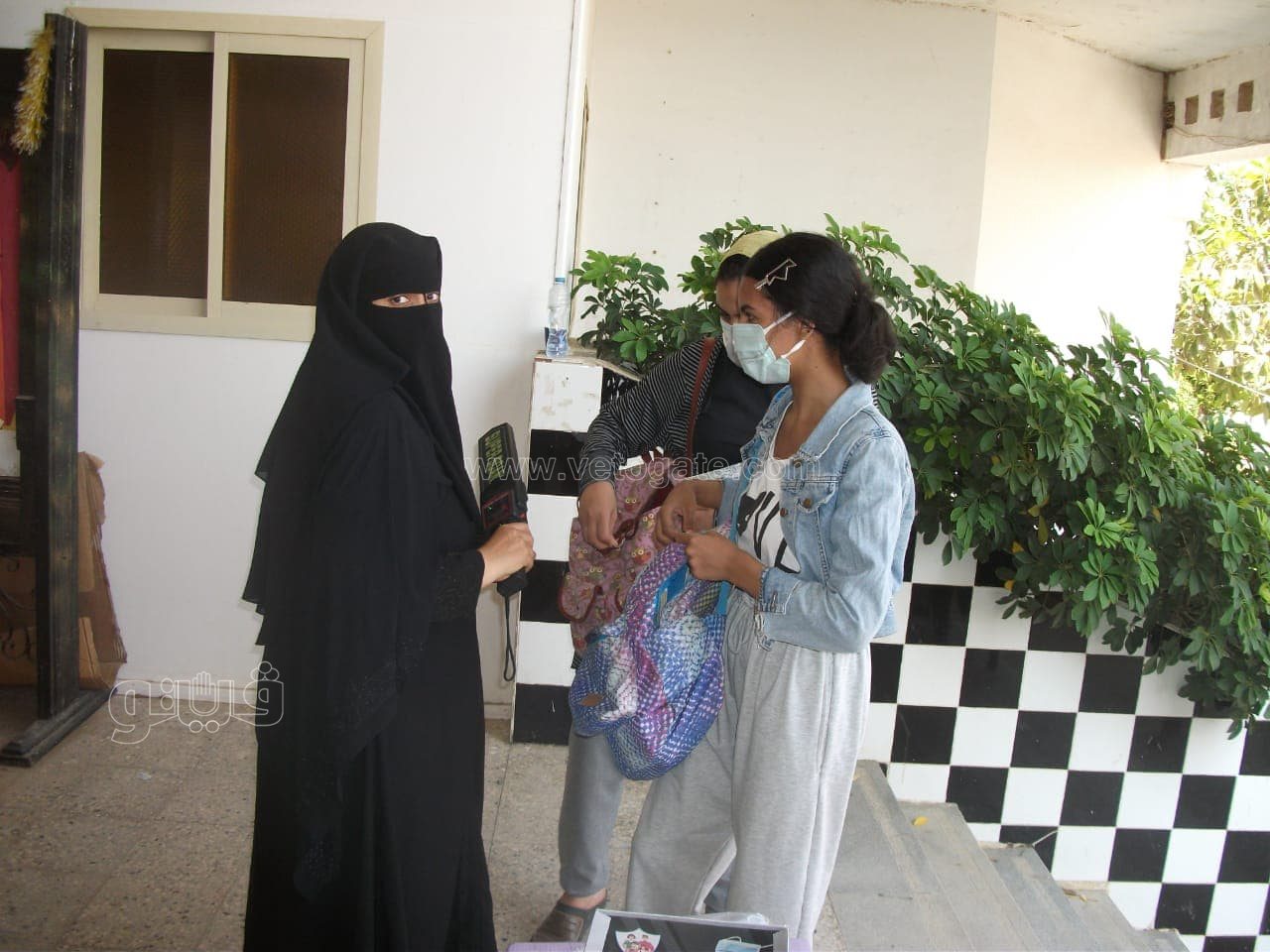 بدء امتحان اللغة العربية لطلاب الدور الثاني بالثانوية العامة (2)