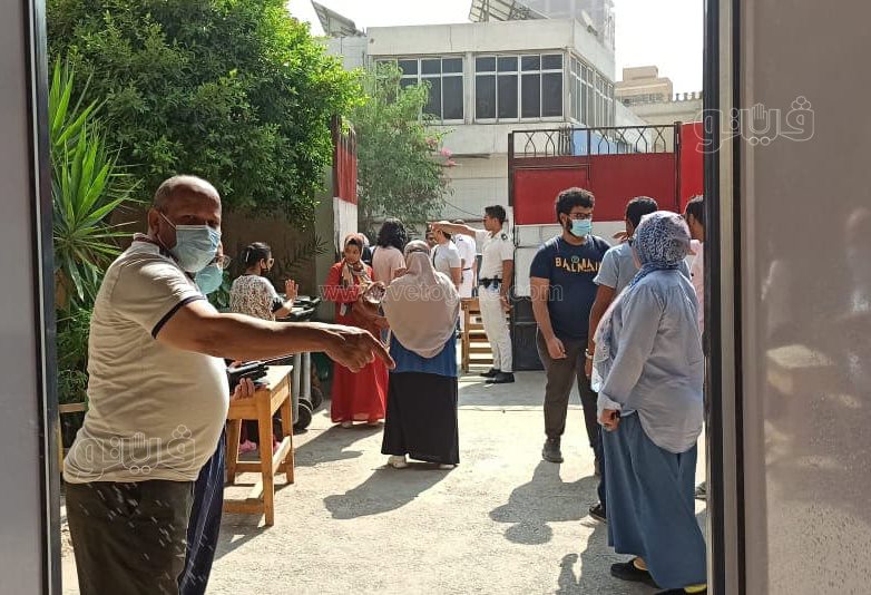 بدء امتحان اللغة العربية لطلاب الدور الثاني بالثانوية العامة (6)