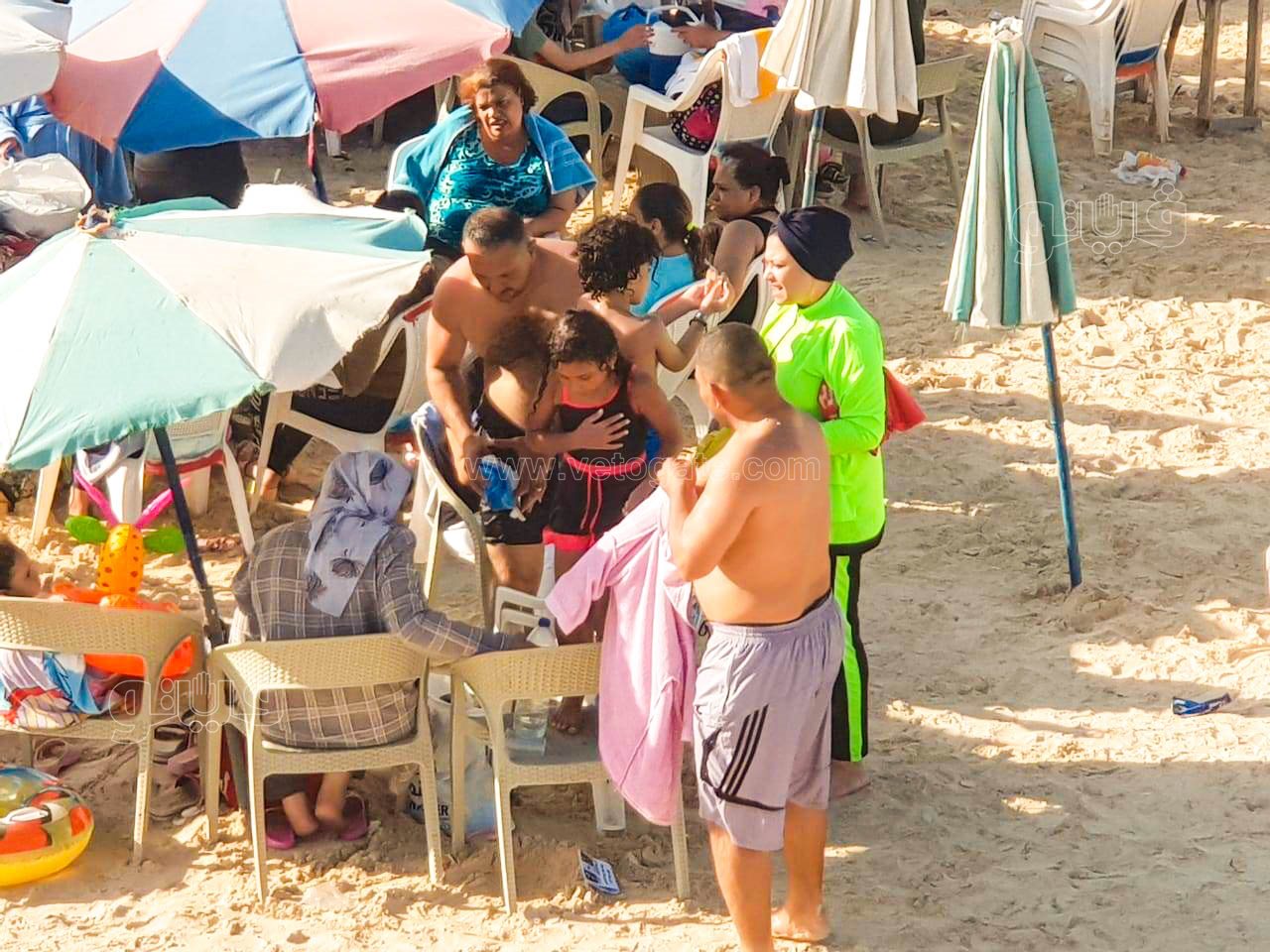 إقبال كبير على شاطئ مطروح العام-2