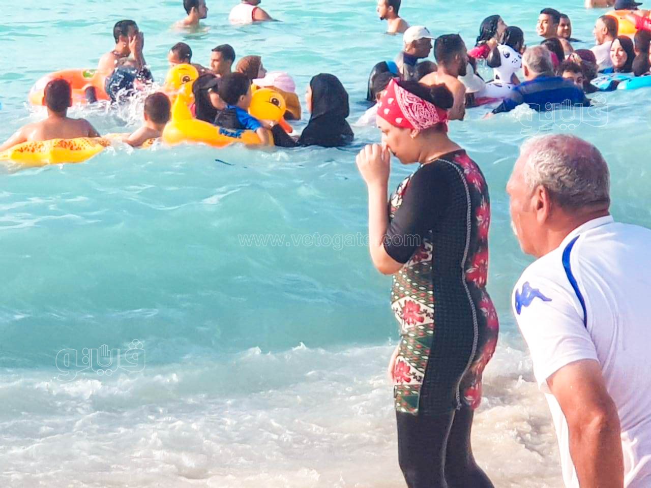 إقبال كبير على شاطئ مطروح العام-16