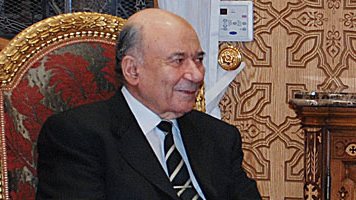 د. يوسف والي، فيتو