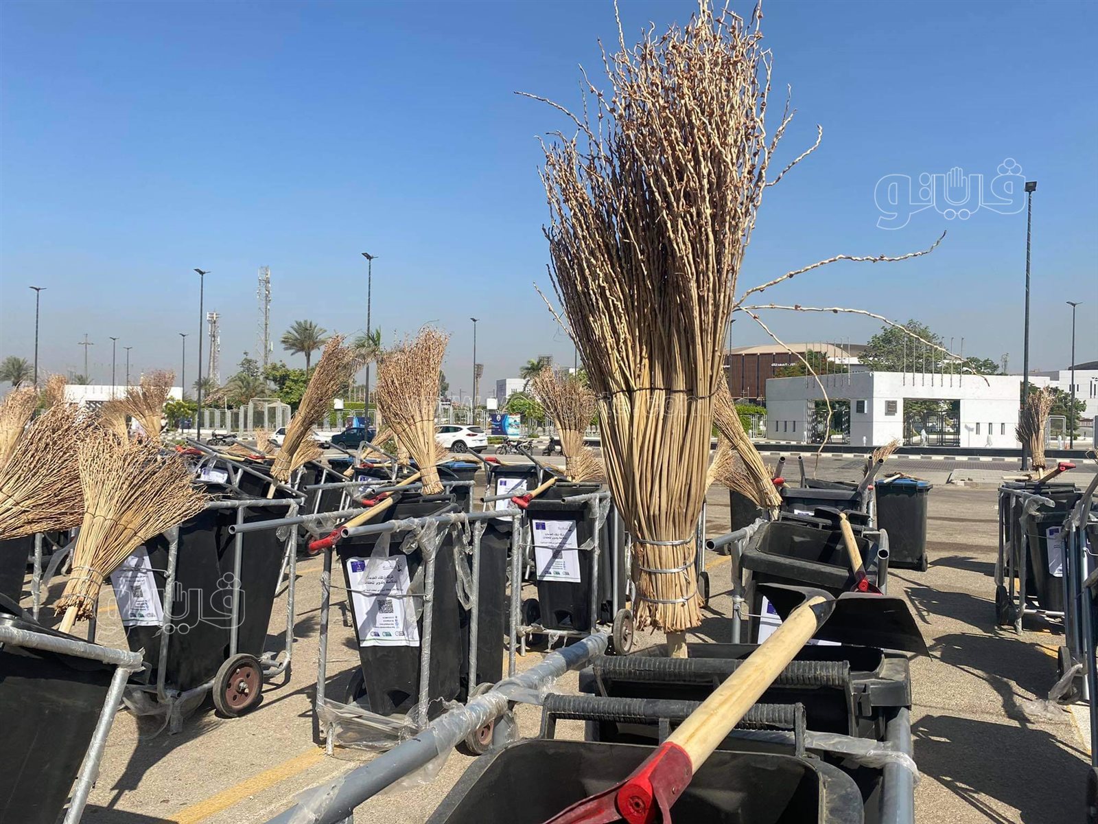 محافظة القاهرة تستعرض معدات النظافة الجديدة بالاستاد  (10)