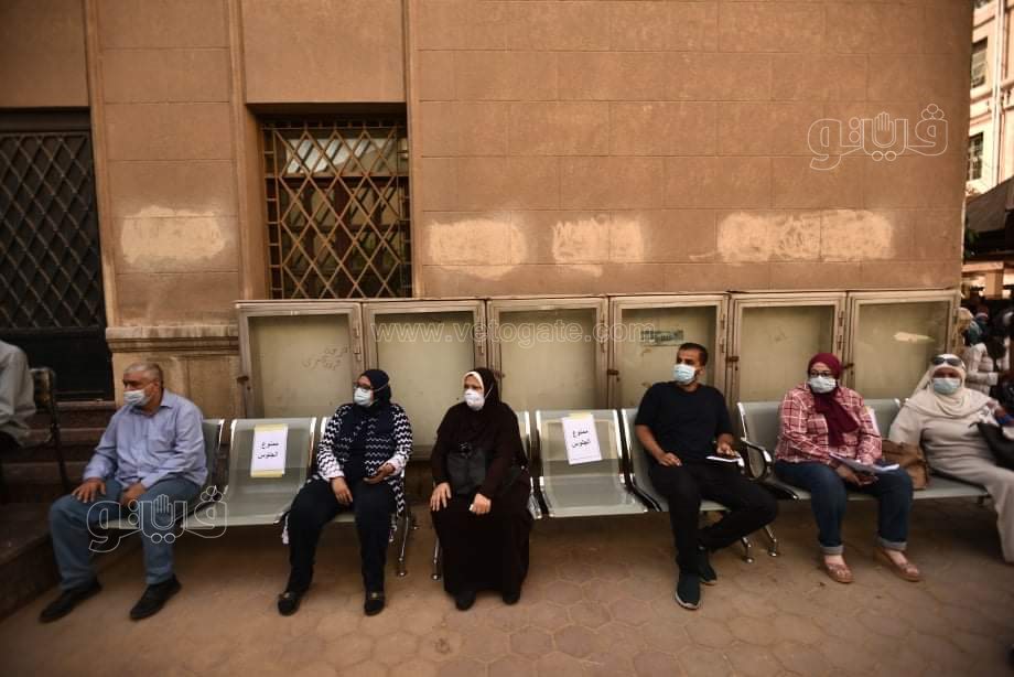 وزيرا التعليم العالي والصحة ورئيس جامعة القاهرة يتفقدون عمليات تطعيم الطلاب ضد كورونا (9)