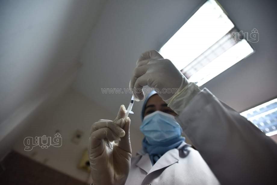 وزيرا التعليم العالي والصحة ورئيس جامعة القاهرة يتفقدون عمليات تطعيم الطلاب ضد كورونا (10)