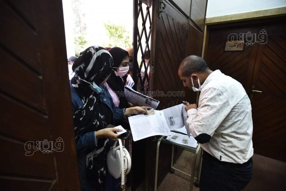 تطعيم طلاب جامعة القاهرة ضد فيروس كورونا (2)