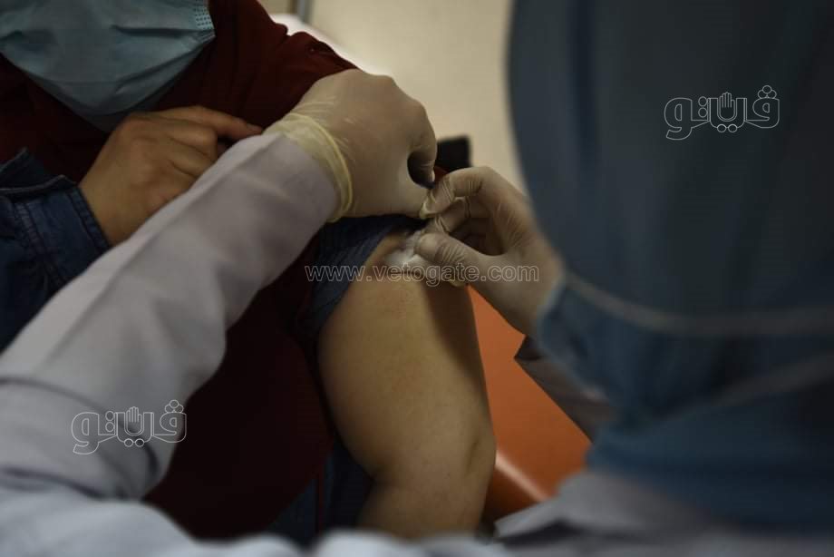 تطعيم طلاب جامعة القاهرة ضد فيروس كورونا (4)