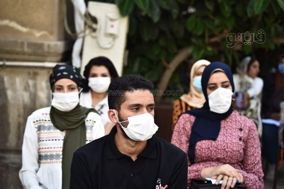 تطعيم طلاب جامعة القاهرة ضد فيروس كورونا (9)