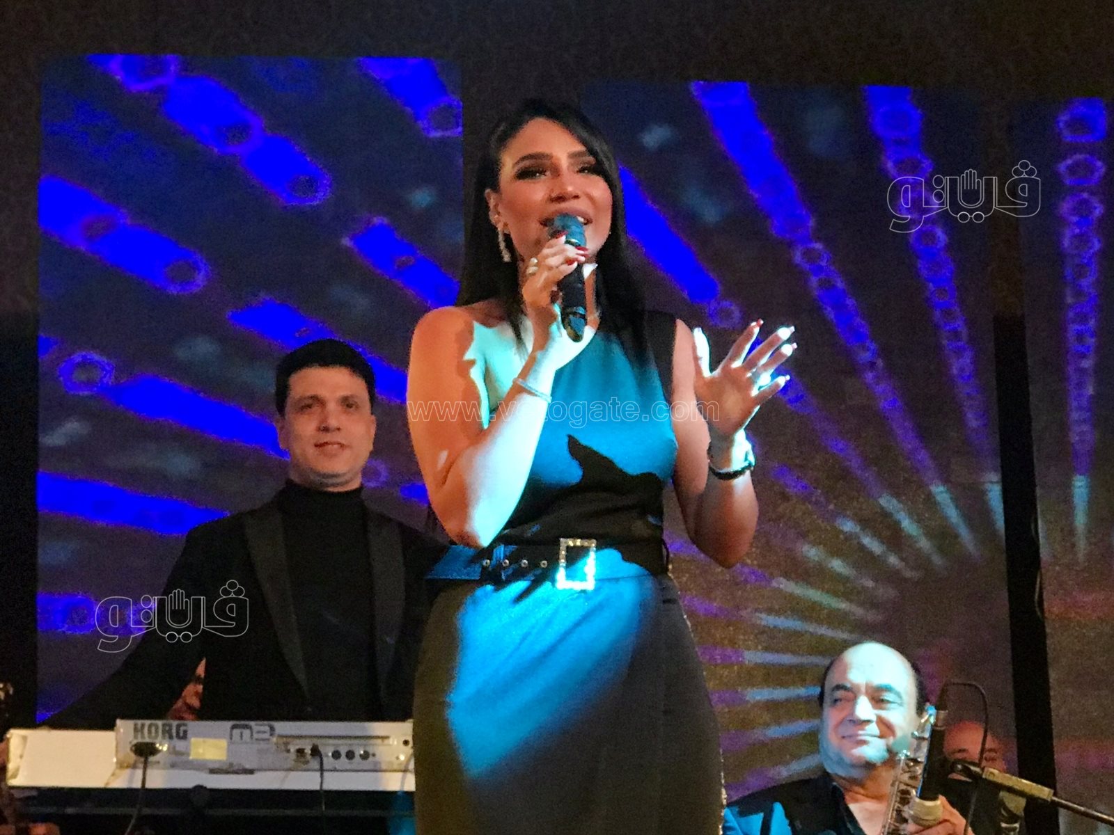 المطربة أمينة (1)