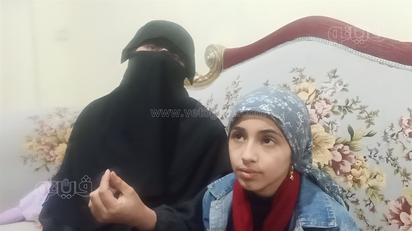 سندس ووالدتها، فيتو