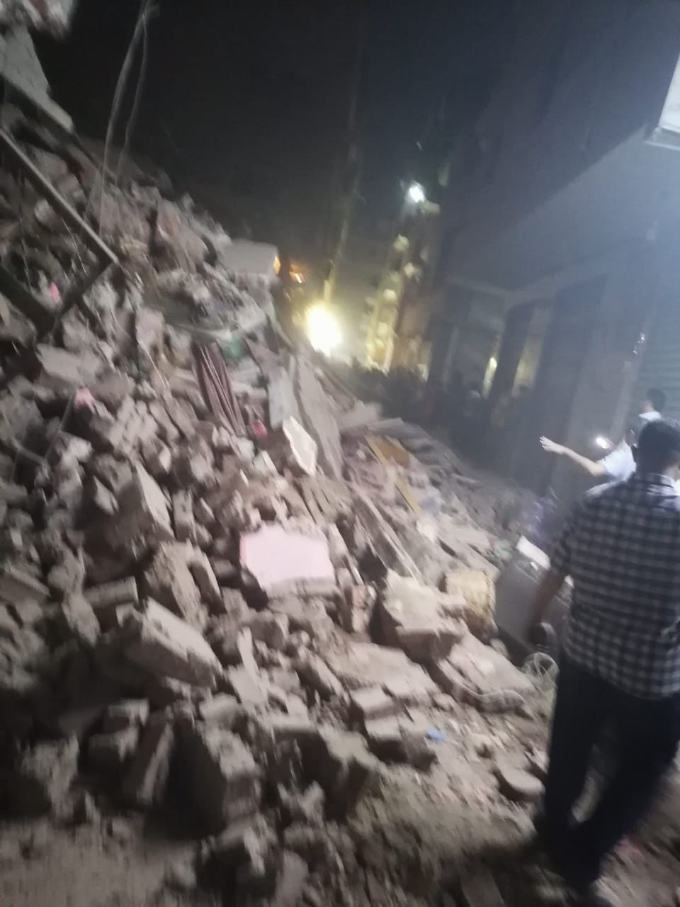 105695-العقار-المنهار