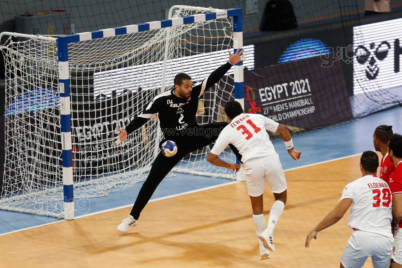   يد الاهلى والزمالك فى السوبر  (4)