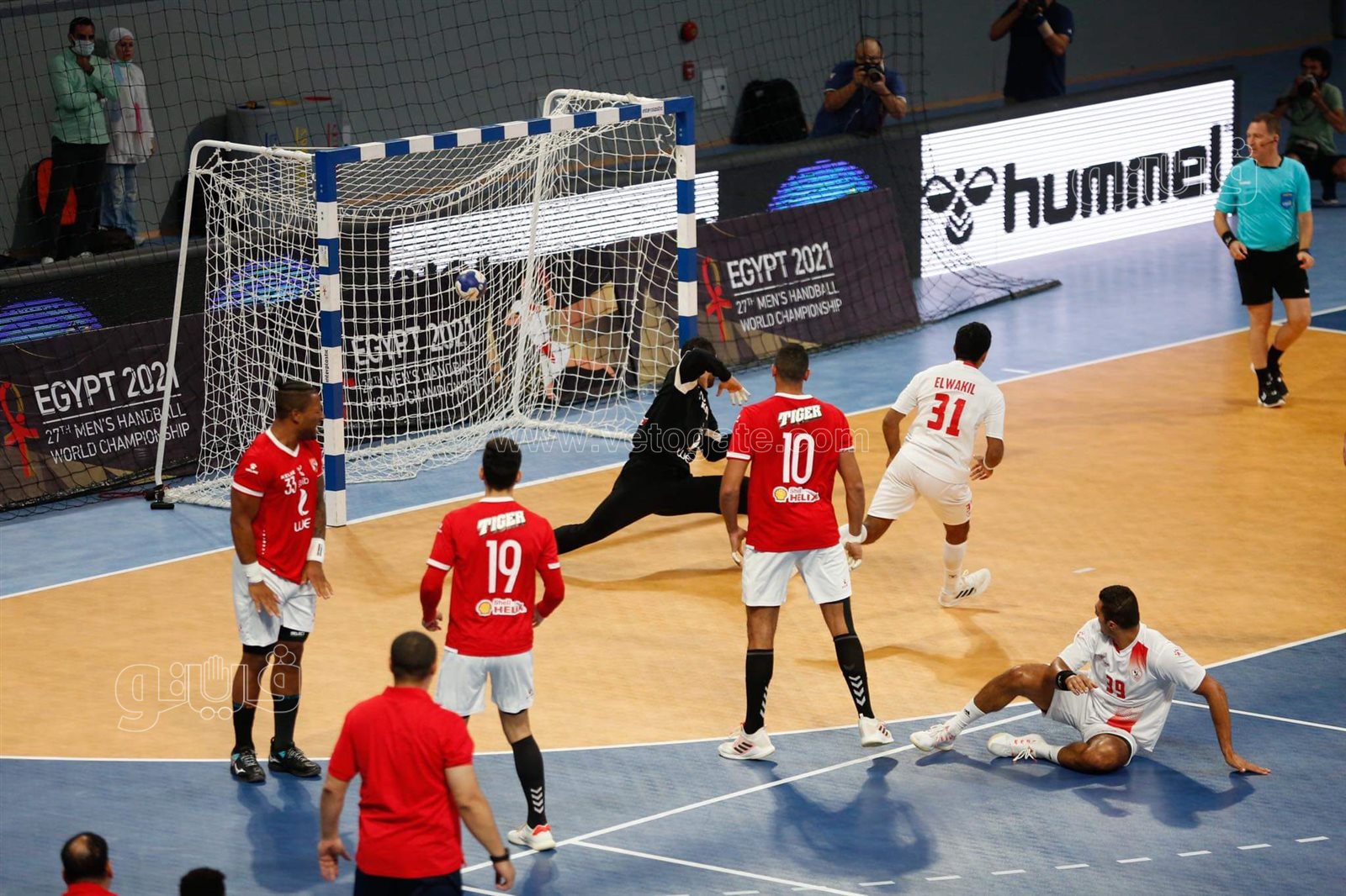   يد الاهلى والزمالك فى السوبر  (8)