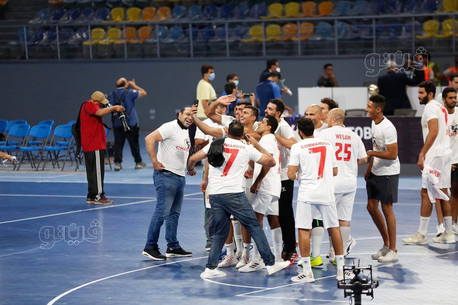 احتفال فريق الزمالك لكرة اليد بكأس السوبر الأفريقي