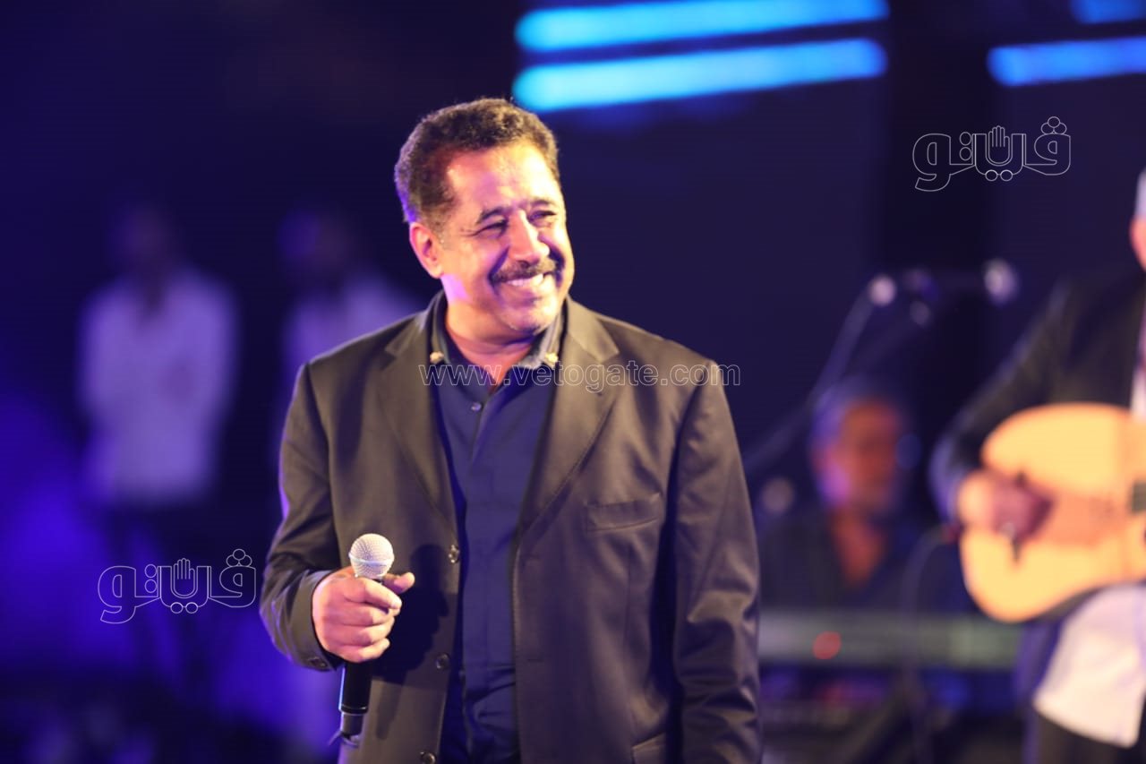  راغب علامة والشاب خالد يتألقان بحفل ضخم في القاهرة الجديدة بحضور نجوم الفن والمشاهير (2)