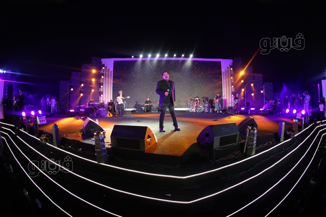  راغب علامة والشاب خالد يتألقان بحفل ضخم في القاهرة الجديدة بحضور نجوم الفن والمشاهير (19)