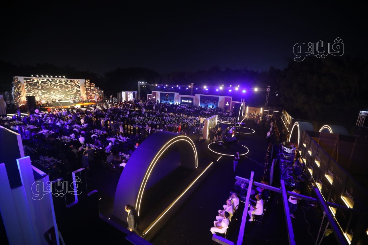  راغب علامة والشاب خالد يتألقان بحفل ضخم في القاهرة الجديدة بحضور نجوم الفن والمشاهير (24)