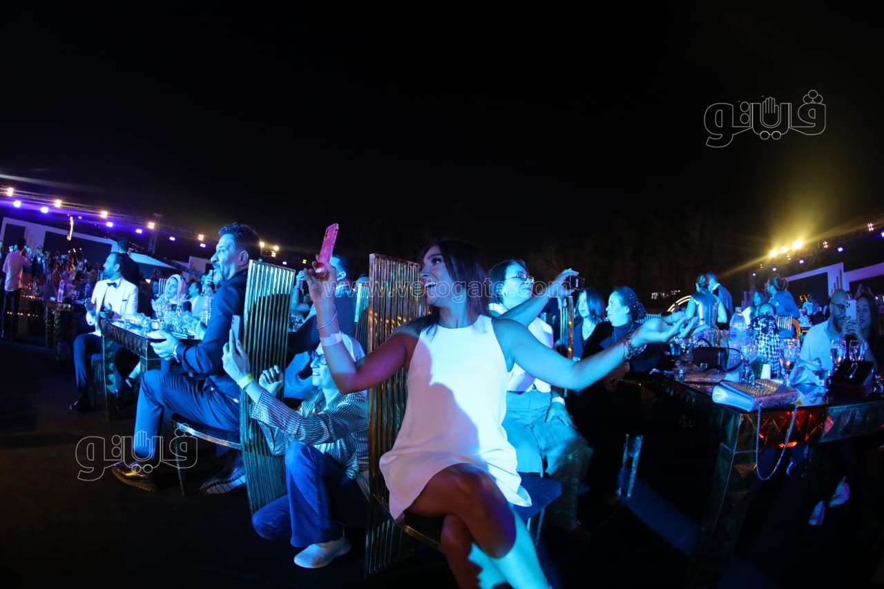  راغب علامة والشاب خالد يتألقان بحفل ضخم في القاهرة الجديدة بحضور نجوم الفن والمشاهير (32)