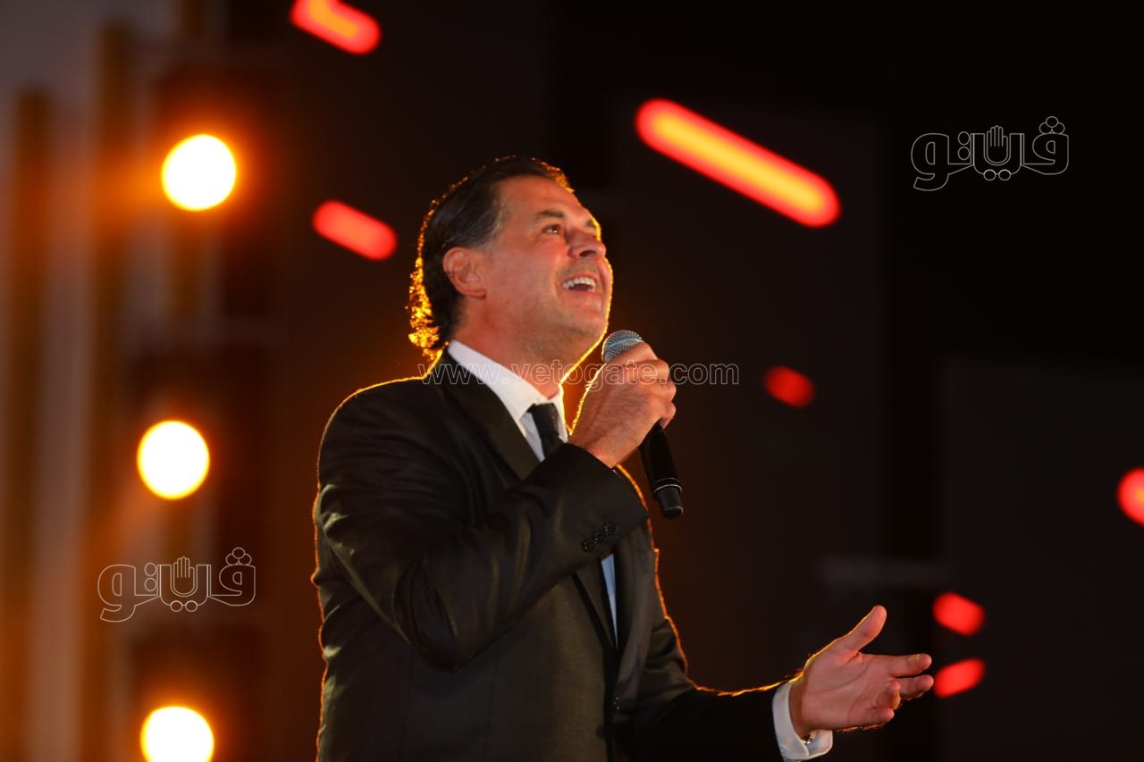  راغب علامة والشاب خالد يتألقان بحفل ضخم في القاهرة الجديدة بحضور نجوم الفن والمشاهير (33)