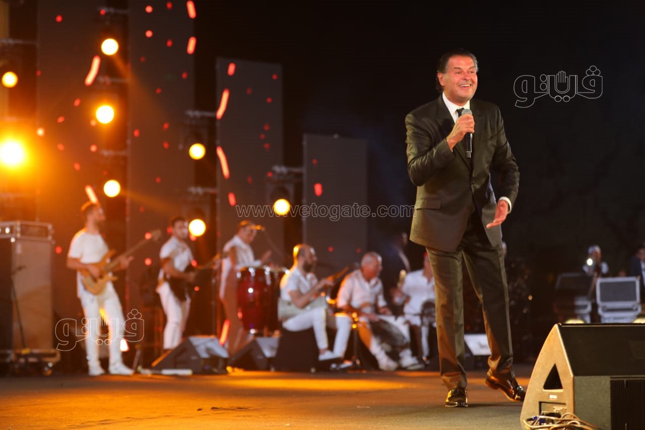  راغب علامة والشاب خالد يتألقان بحفل ضخم في القاهرة الجديدة بحضور نجوم الفن والمشاهير (51)