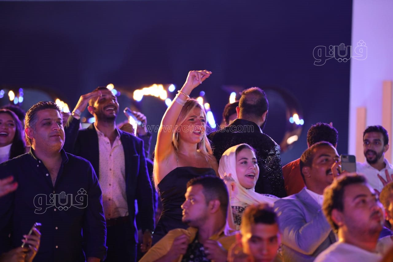  راغب علامة والشاب خالد يتألقان بحفل ضخم في القاهرة الجديدة بحضور نجوم الفن والمشاهير (56)