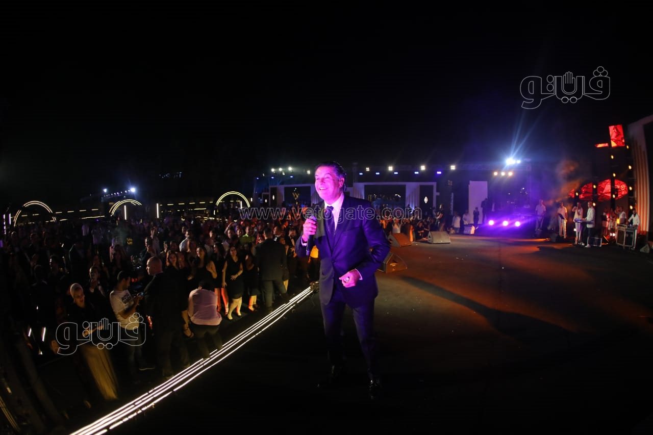  راغب علامة والشاب خالد يتألقان بحفل ضخم في القاهرة الجديدة بحضور نجوم الفن والمشاهير (74)