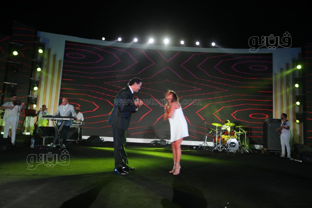  راغب علامة والشاب خالد يتألقان بحفل ضخم في القاهرة الجديدة بحضور نجوم الفن والمشاهير (76)
