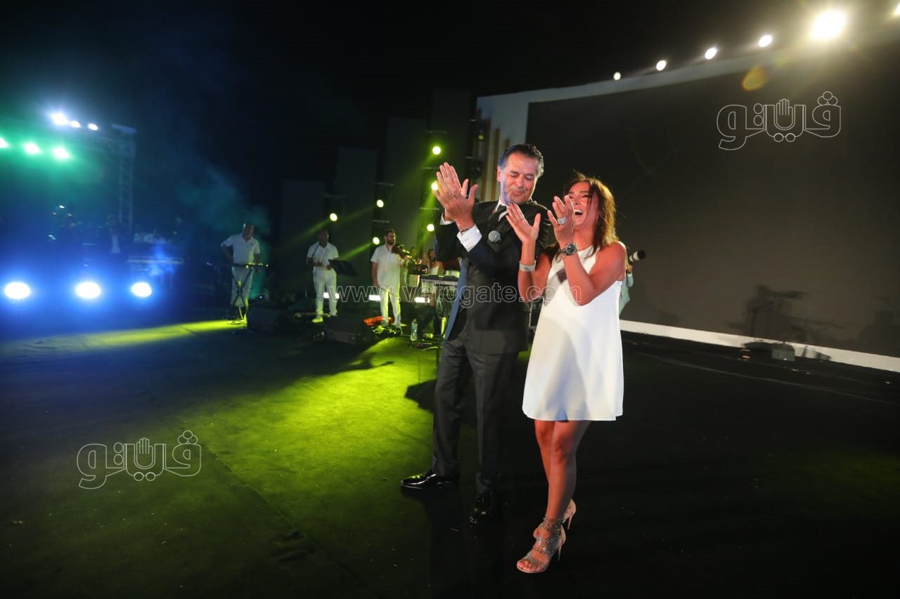  راغب علامة والشاب خالد يتألقان بحفل ضخم في القاهرة الجديدة بحضور نجوم الفن والمشاهير (79)