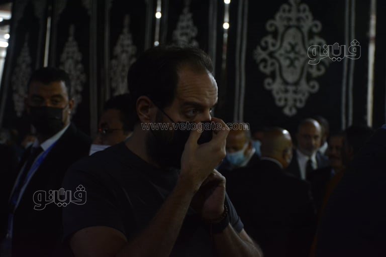 وزير القوى العاملة ومحافظ القليوبية يشاركان في عزاء محمود العربي (10)