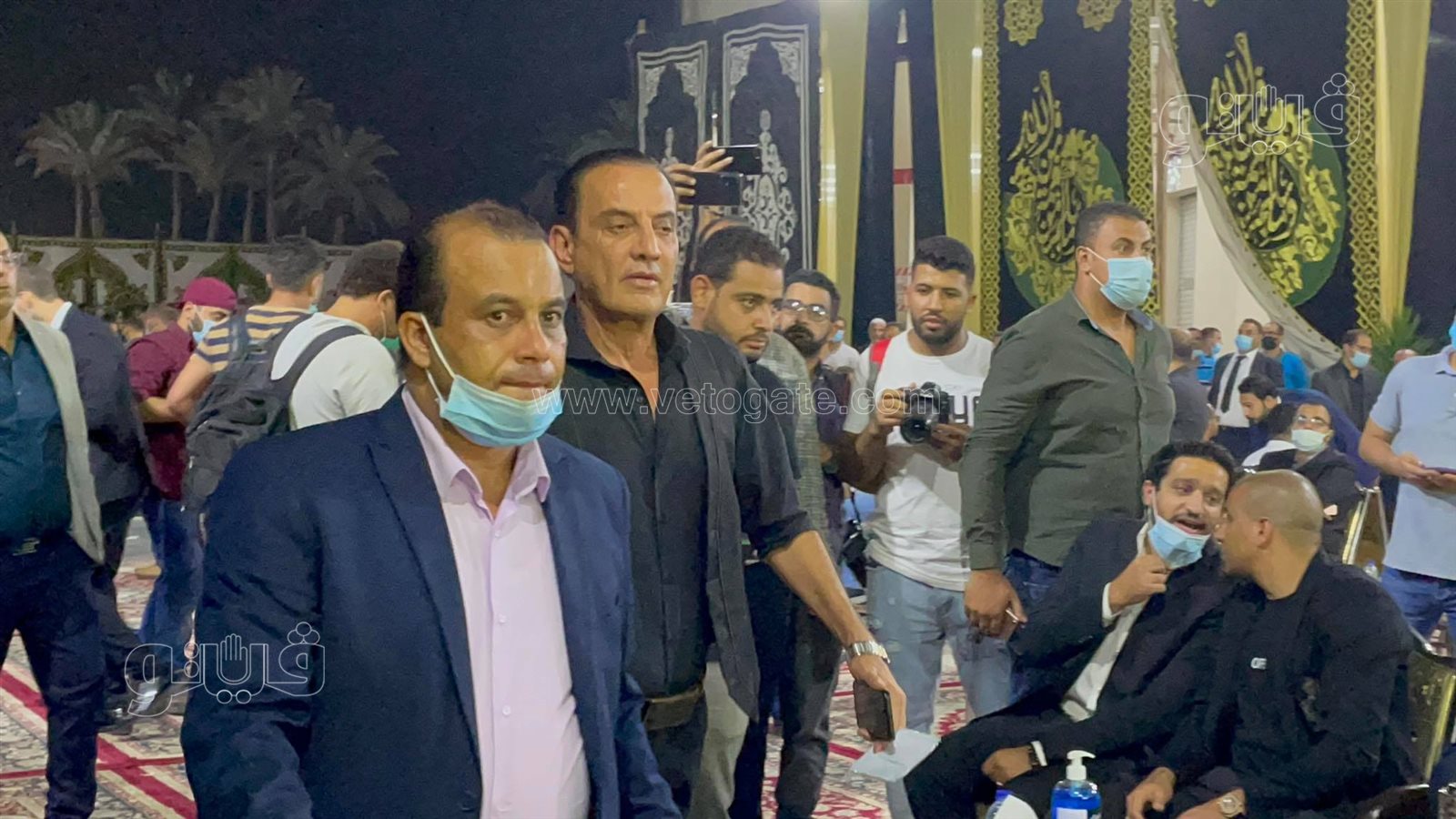 عبد المنعم التراس وزيدان وطارق علام يحضرون عزاء محمود العربي بقليوب (1)