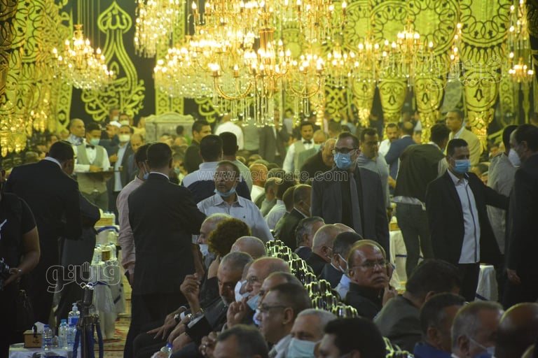 عبد المنعم التراس وزيدان وطارق علام يحضرون عزاء محمود العربي بقليوب (5)