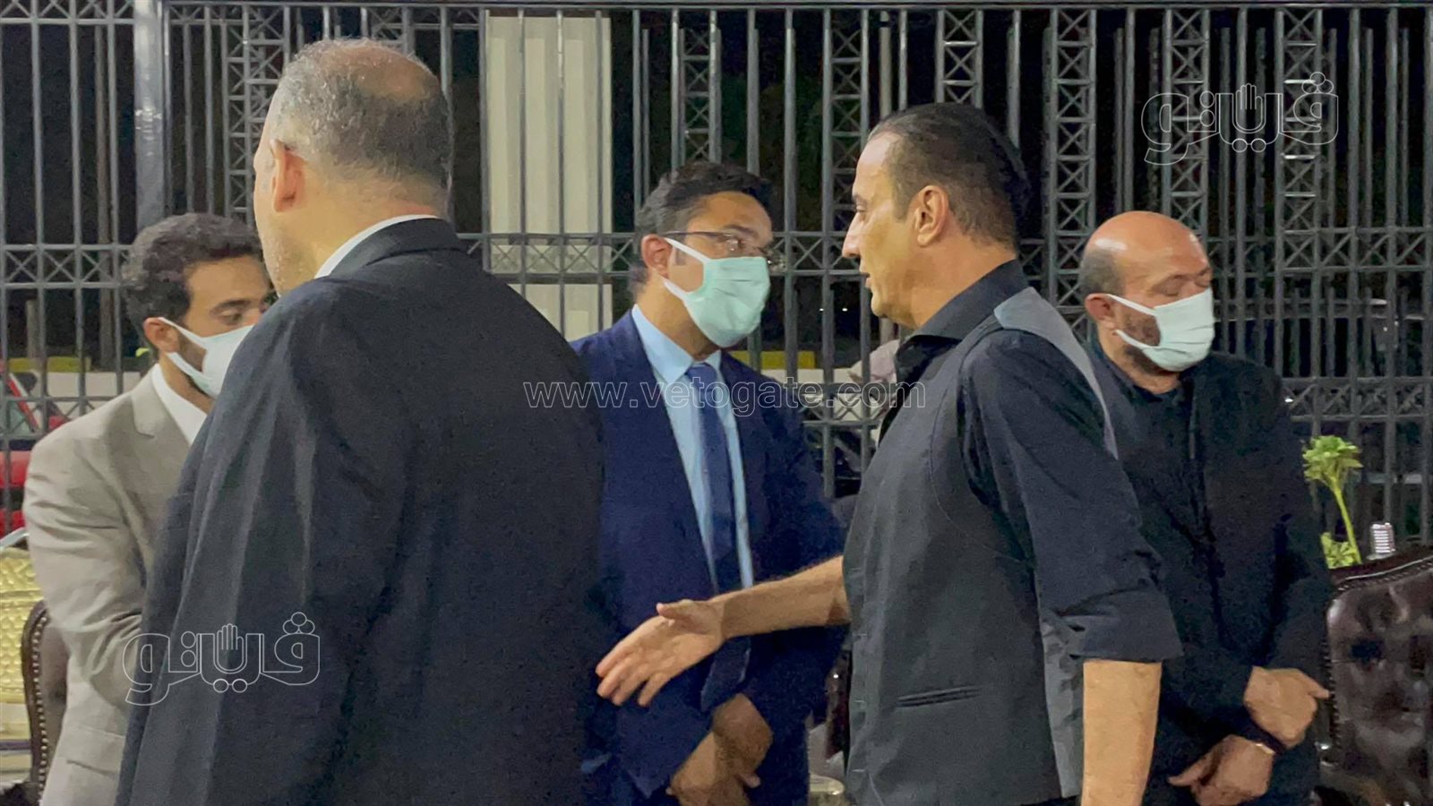 عبد المنعم التراس وزيدان وطارق علام يحضرون عزاء محمود العربي بقليوب (7)