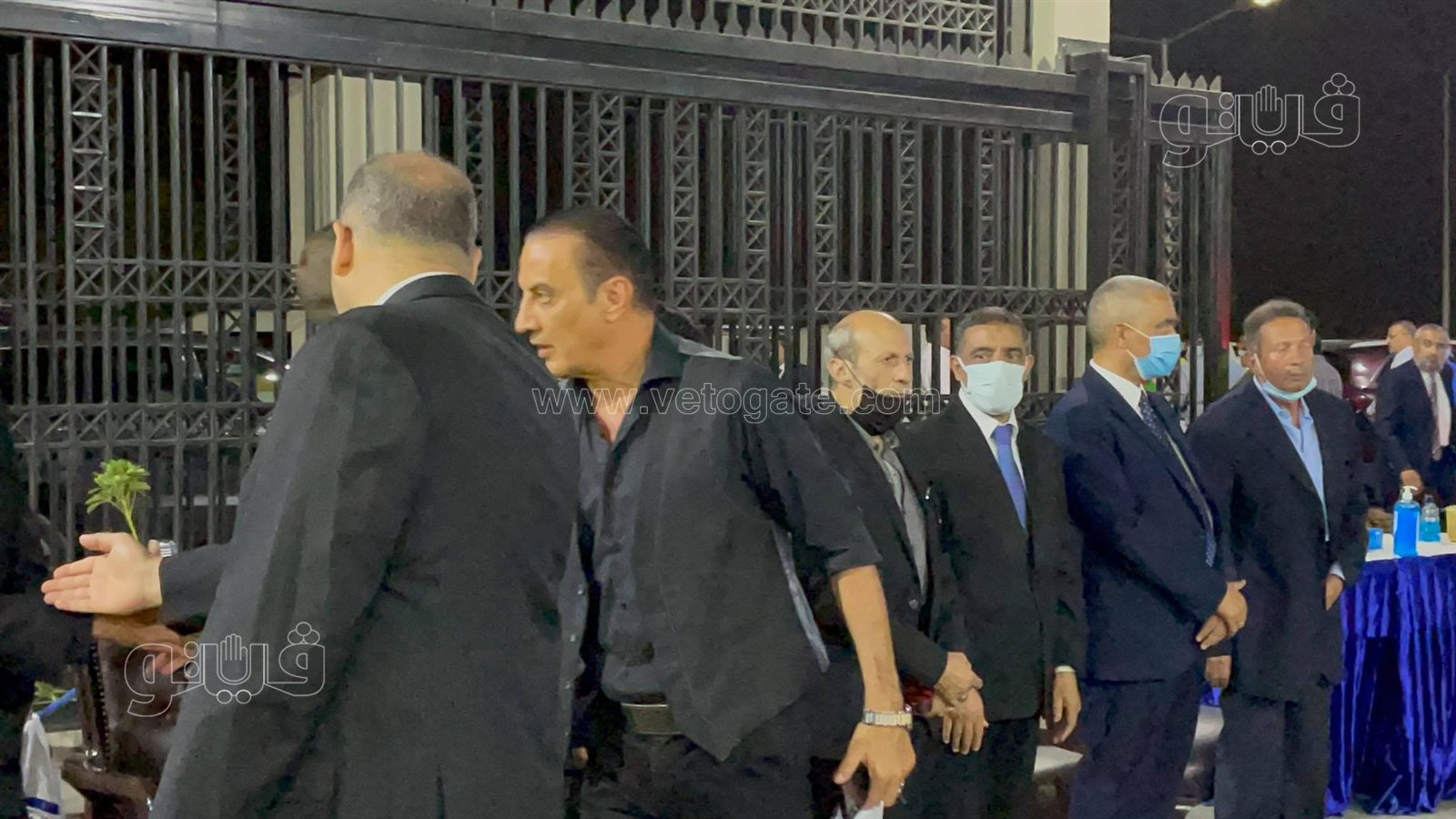 عبد المنعم التراس وزيدان وطارق علام يحضرون عزاء محمود العربي بقليوب (8)