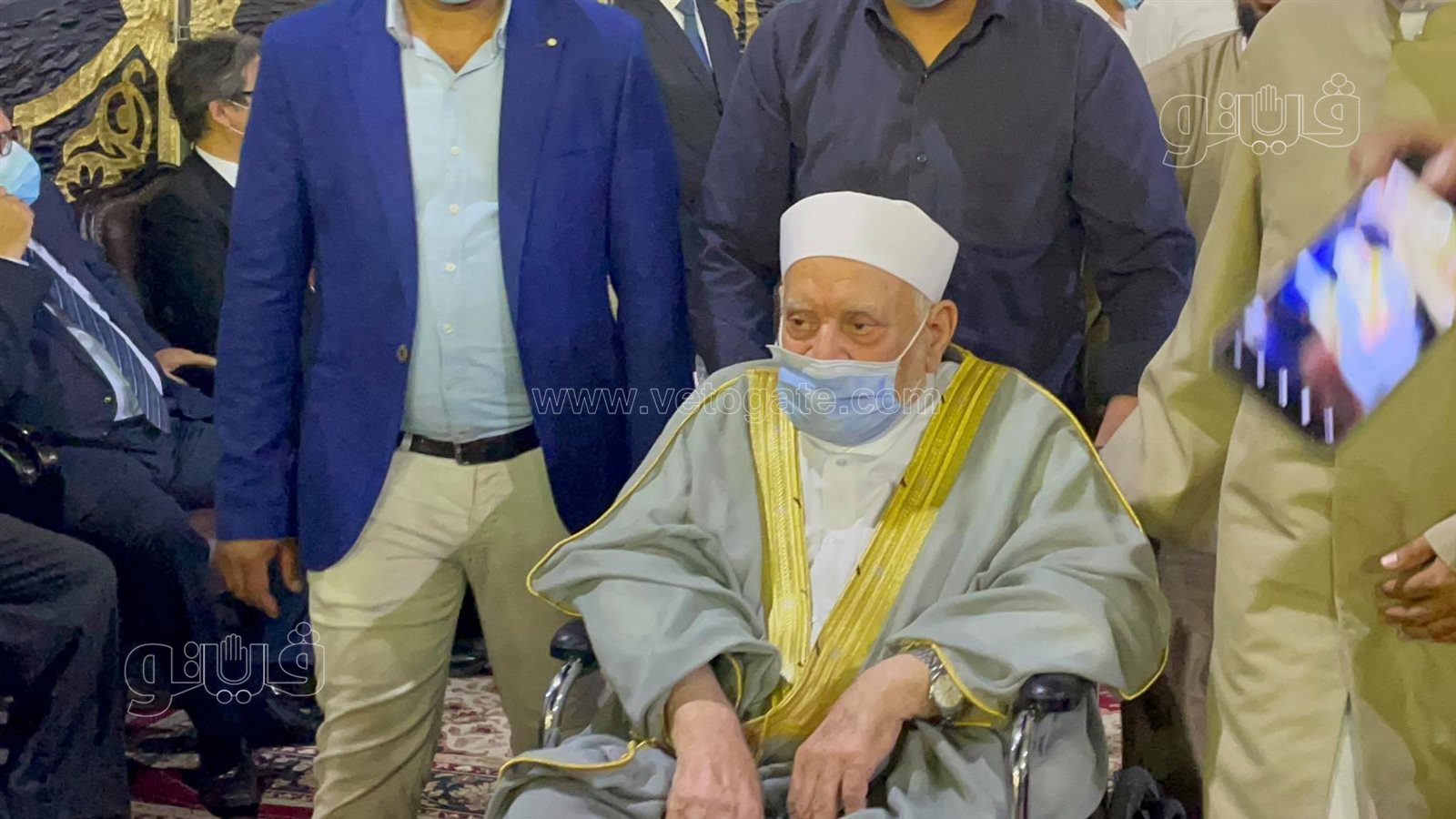 أحمد عمر هاشم ومعيط وراشد يشاركون في عزاء محمود العربي (3)