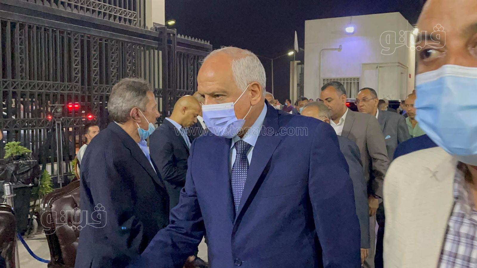 أحمد عمر هاشم ومعيط وراشد يشاركون في عزاء محمود العربي (6)