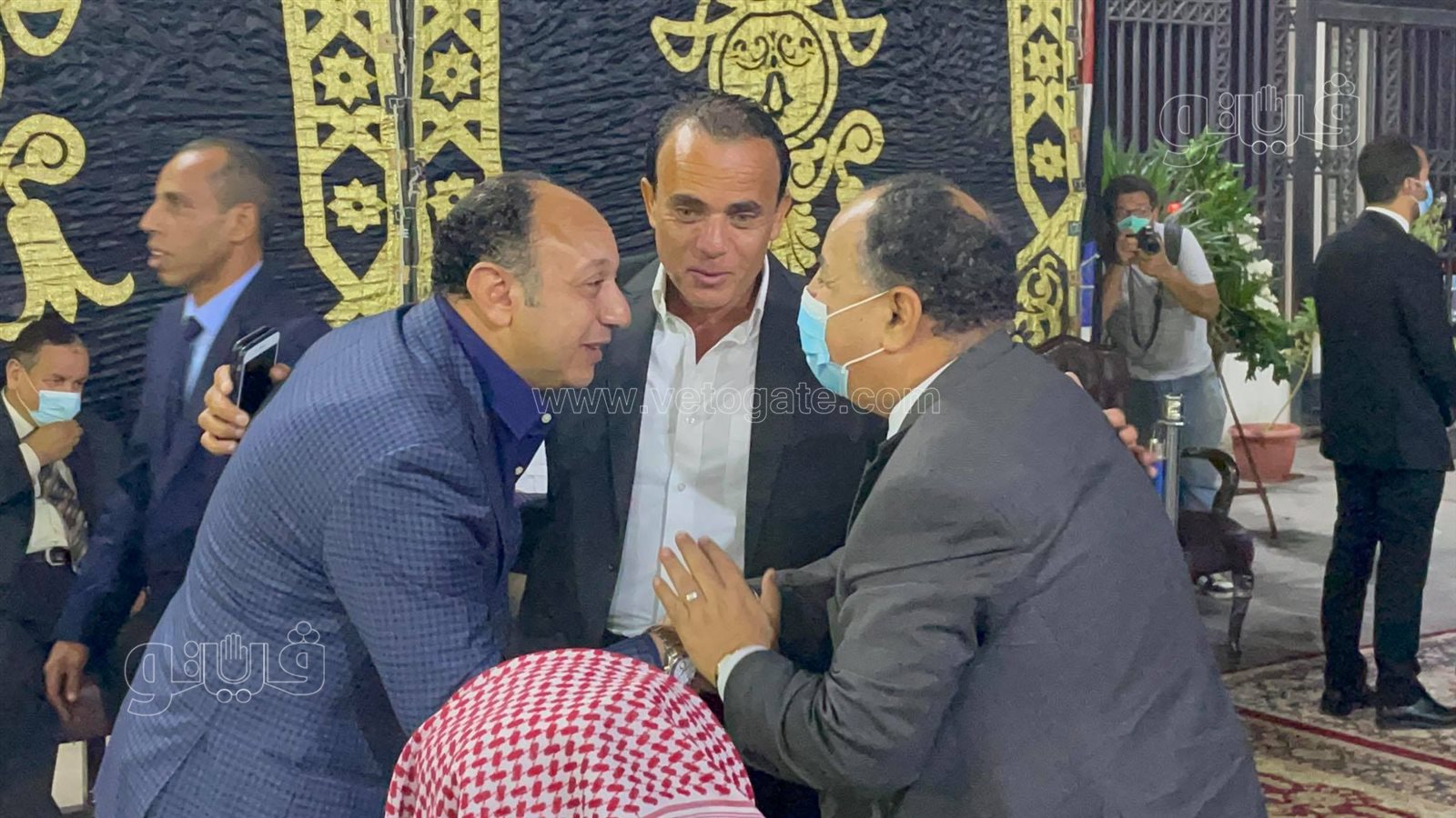 أحمد عمر هاشم ومعيط وراشد يشاركون في عزاء محمود العربي (8)