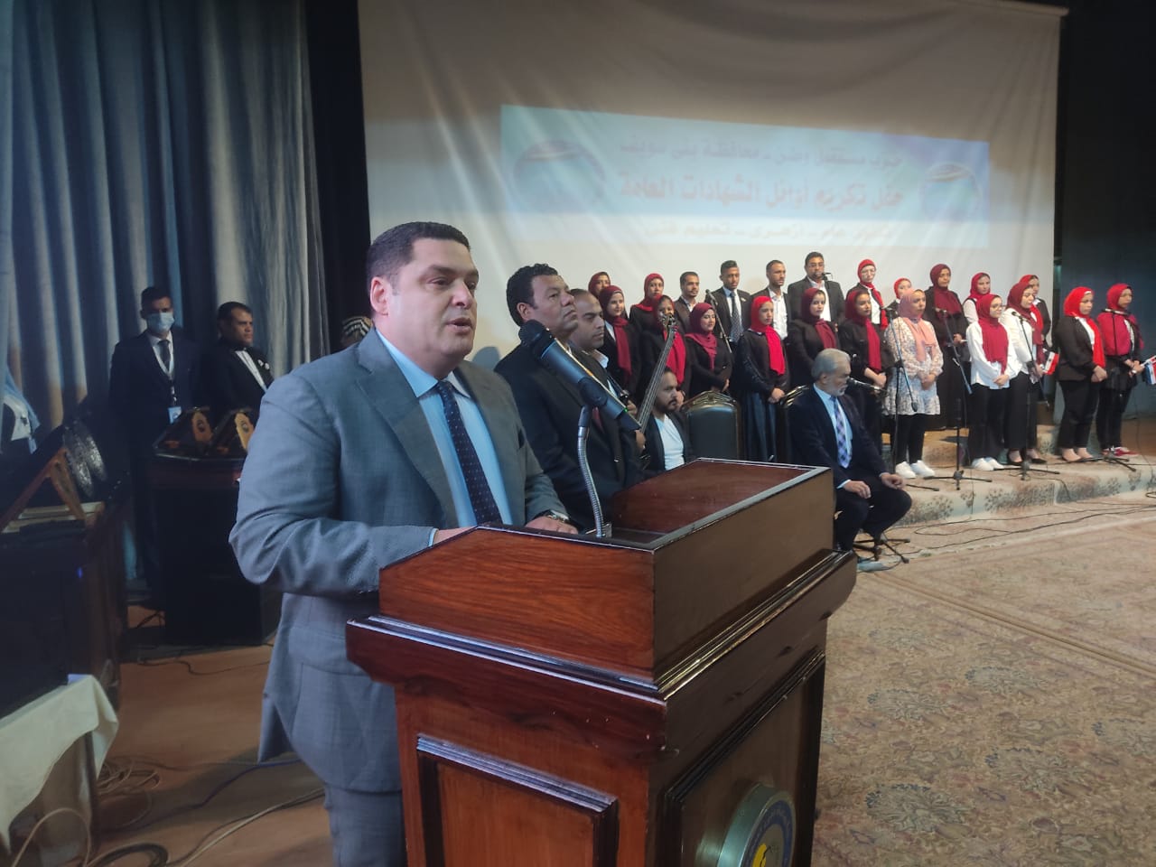 تكريم أوائل الثانوية العامة والأزهرية والدبلومات الفنية ببني سويف  (2)