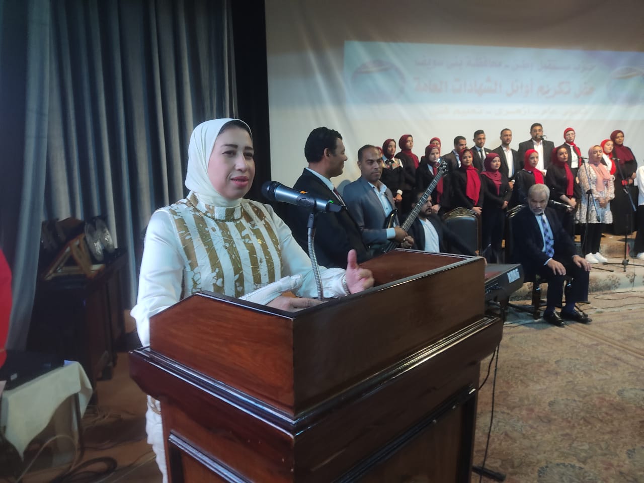 تكريم أوائل الثانوية العامة والأزهرية والدبلومات الفنية ببني سويف  (8)