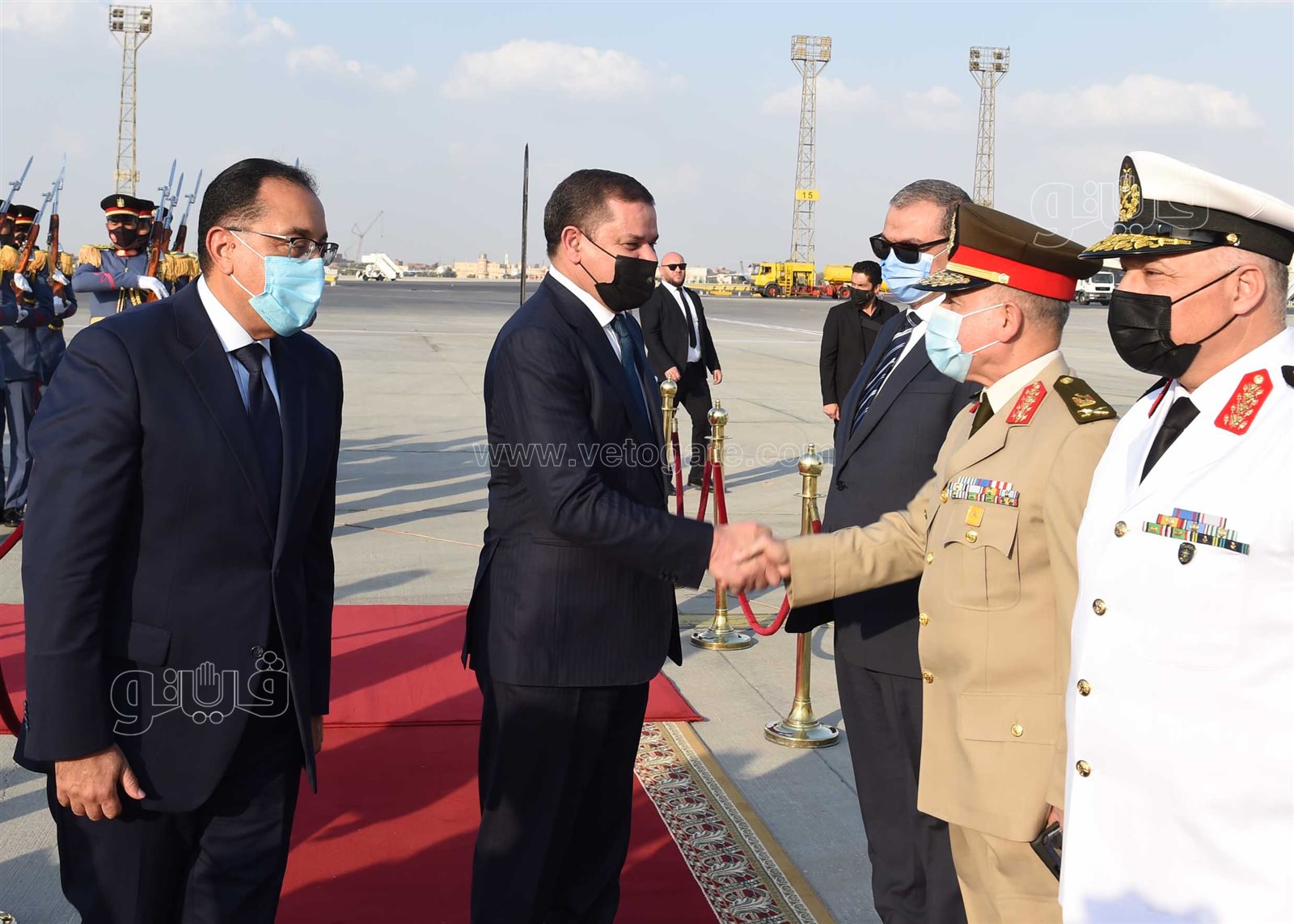 مدبولي يستقبل رئيس حكومة الوحدة الوطنية الليبية بمطار القاهرة  (10)