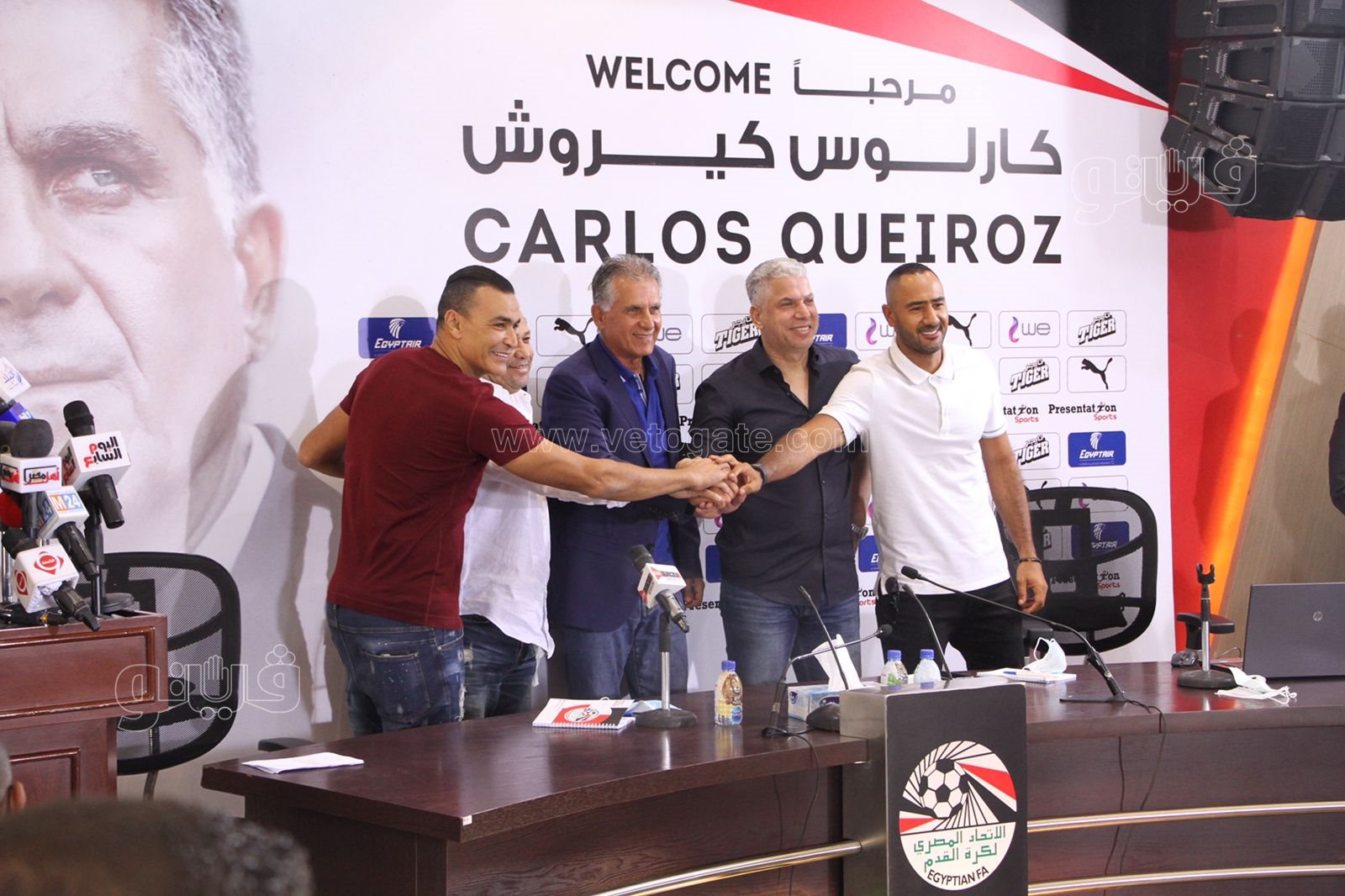 الصور الأولى لـ كارلوس كيروش مدرب المنتخب مع جهازه الفني (13)