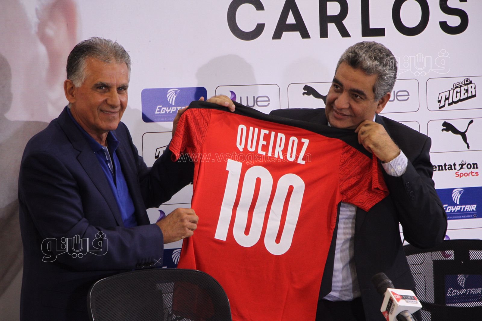 الصور الأولى لـ كارلوس كيروش مدرب المنتخب مع جهازه الفني (8)