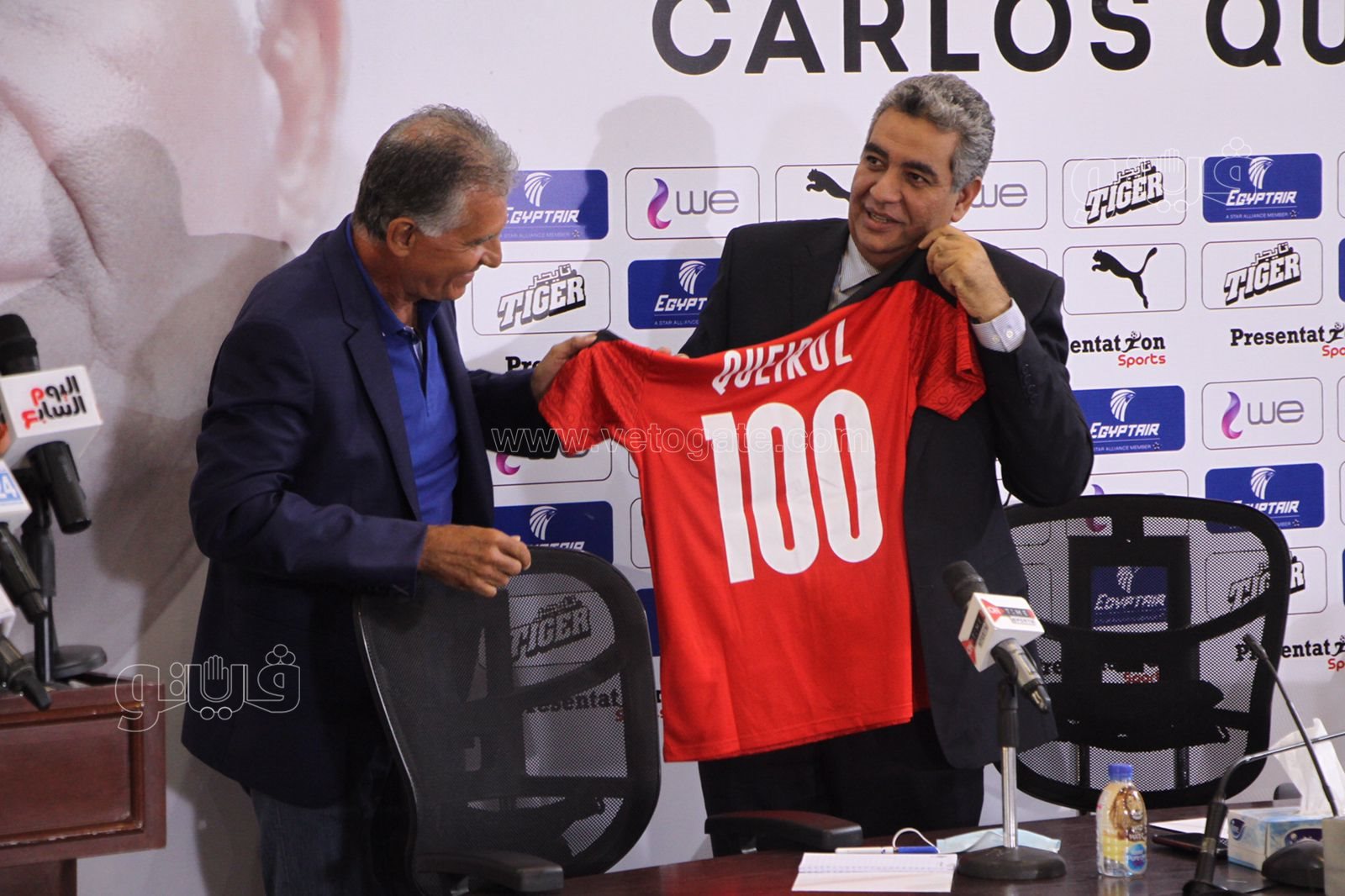 الصور الأولى لـ كارلوس كيروش مدرب المنتخب مع جهازه الفني (11)