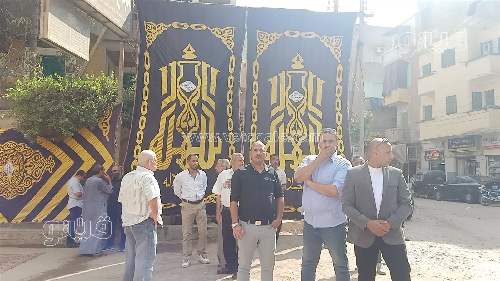 توافد محبي الشيخ الشعراوي على مسقط رأسه للمشاركة في تشييع جثمان ابنه (4)