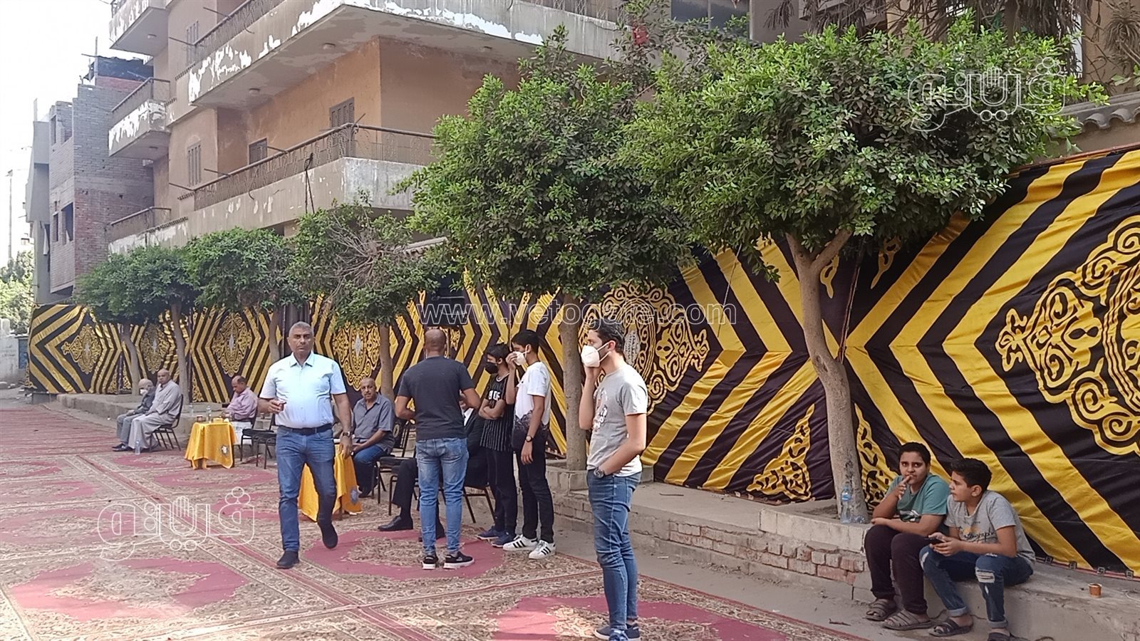 توافد محبي الشيخ الشعراوي على مسقط رأسه للمشاركة في تشييع جثمان ابنه (5)