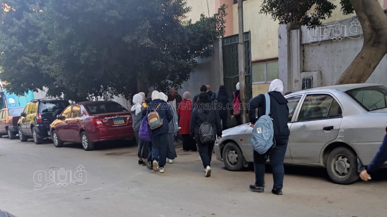 بدء توافد طلاب المدارس في أول أيام انتظام الدراسة بالجمهورية (6)