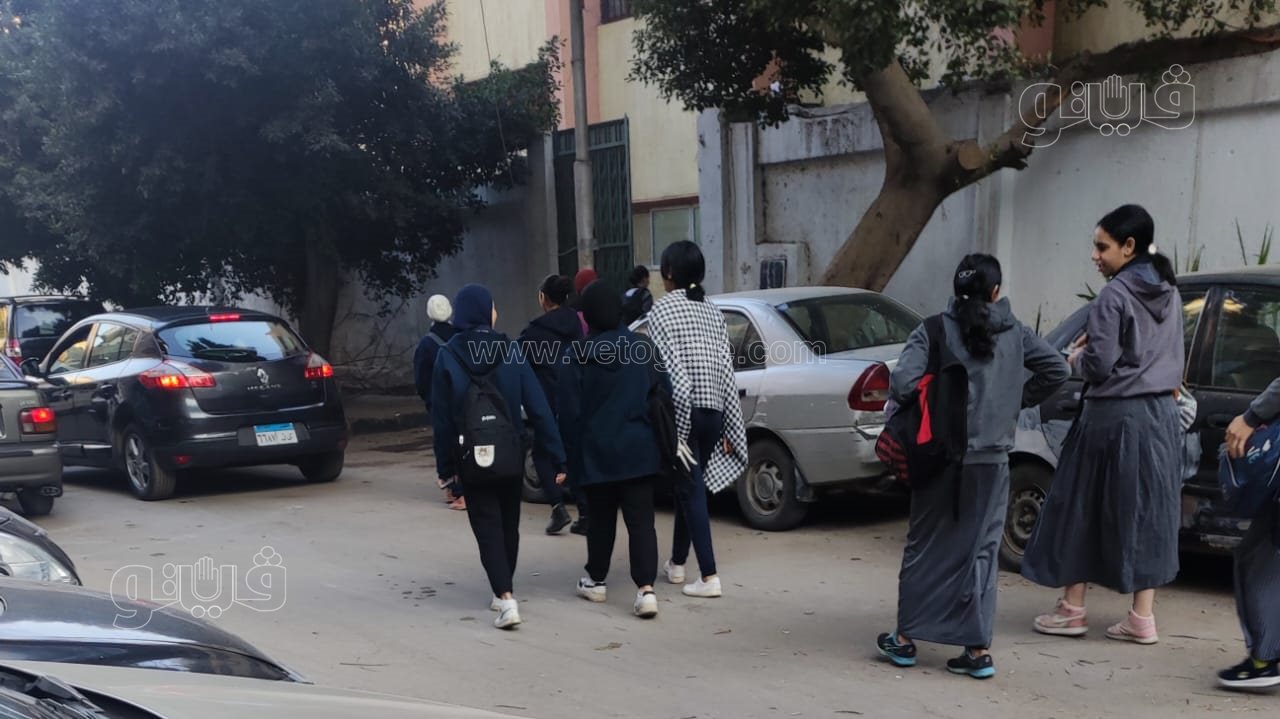 بدء توافد طلاب المدارس في أول أيام انتظام الدراسة بالجمهورية (8)