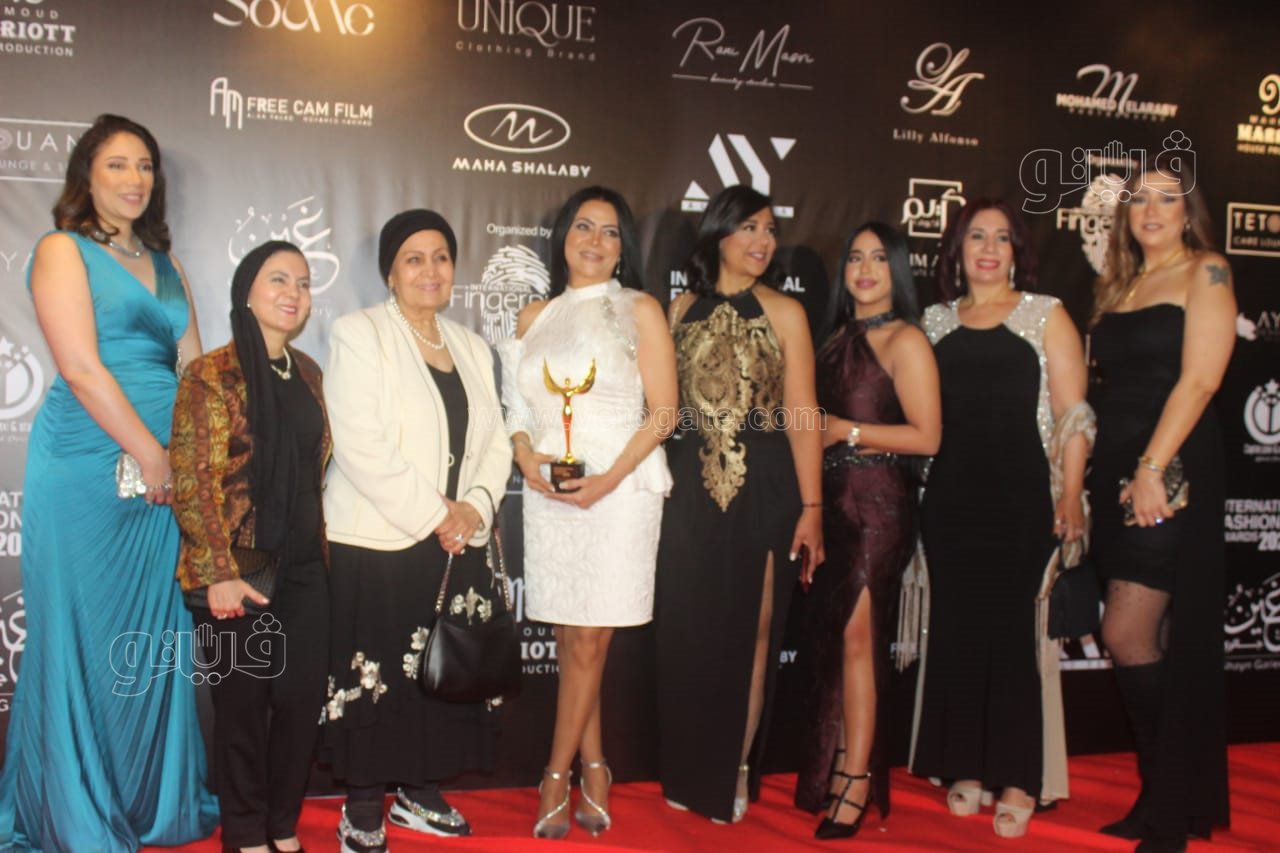 عبير صبرى وسيمون أبرز الحضور في فاشون أوورد فى دورته التاسعة (1)