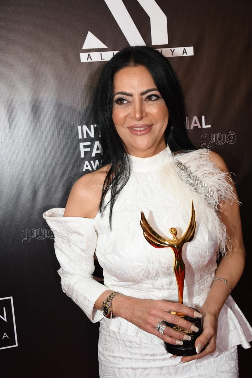 عبير صبرى وسيمون أبرز الحضور في فاشون أوورد فى دورته التاسعة (34)